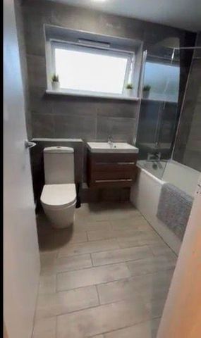 5 bedroom flat share to rent - Photo 4