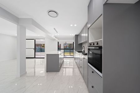 Fully Renovated Family Home in a Quiet Cul-de-Sac - Photo 4