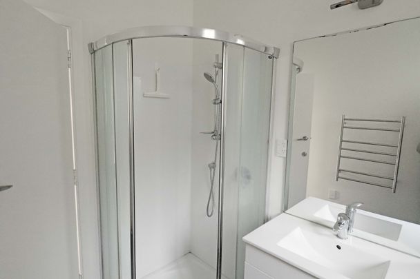 Sunny 3-Bedroom Home with Views in Island Bay - Photo 1