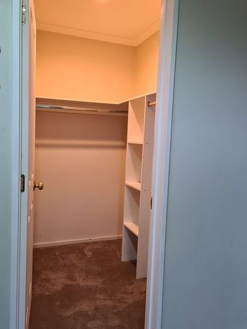 Large Family home with two viewing decks - Photo 4