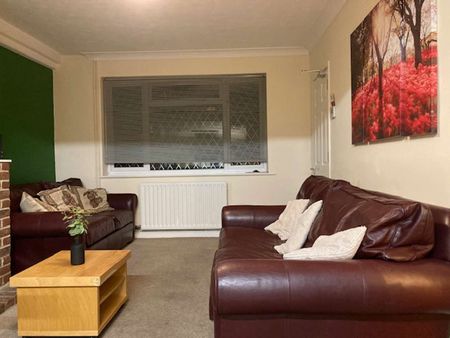 Stanmore Lane Room 2 - Photo 2