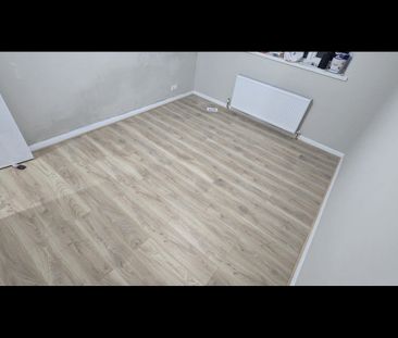 2 Bed Terraced House, Caulfield Road, E6 - Photo 6