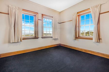 Historic Northland Fire Station 4 bedroom - Photo 3