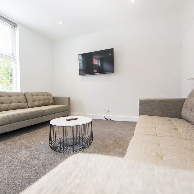 Quarry Mount Terrace, Woodhouse, Leeds - Photo 1