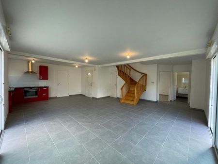 Location Maison 5 pièces 127m² MURS ERIGNE 49610 - Photo 2