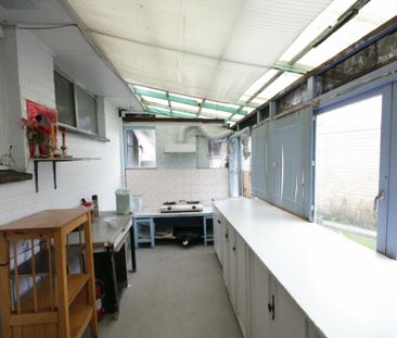 THREE BEDROOMS HOUSE IN CENTRAL SPRINGVALE - Photo 3