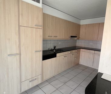 Helle 4-Zimmer-Wohnung mit Balkon und moderner Ausstattung in Biel - Foto 3