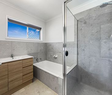 Freshly Renovated Home in the Prime of Maroochydore&excl; - Photo 2