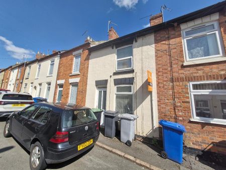 2 bedroom terraced house to rent - Photo 2