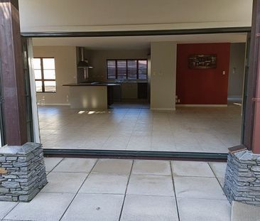 Spacious 4-bed well-presented family home - Photo 6