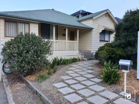 Character Cottage With Ocean Views - Photo 2