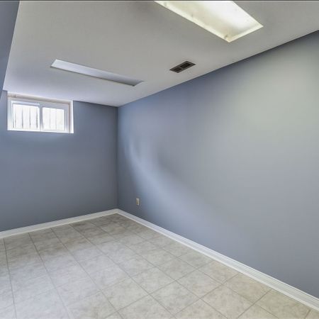 For Lease - 5186 BROMLEY Road, Burlington, Ontario - Photo 2