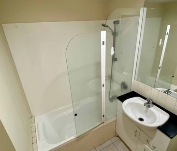 Central City 2 Bedroom Apartment - Photo 4