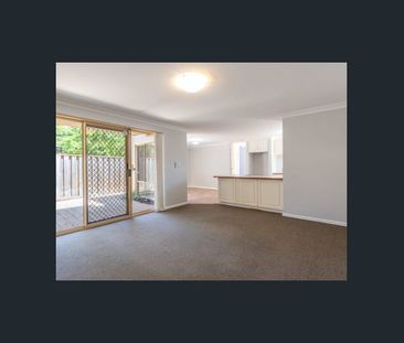 PRIVACY IN THE HEART OF LEEDERVILLE! - Photo 1