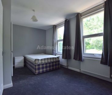 Palmer Park Avenue, Reading - Photo 1