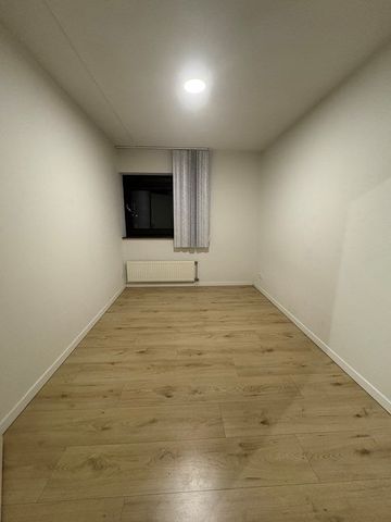 Te huur: Appartement Sam van Houtenstraat in Amsterdam - Foto 4