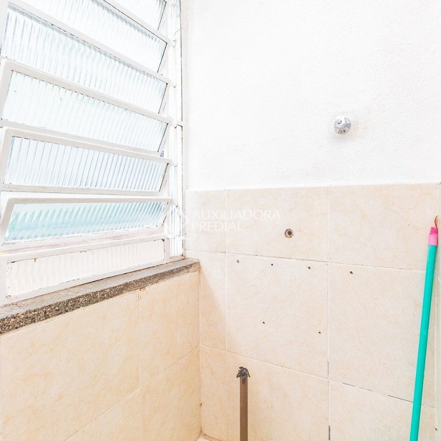 Apartamento com 1 quarto e 46m² para alugar em Jardim Leopoldina, Porto Alegre. - Photo 1