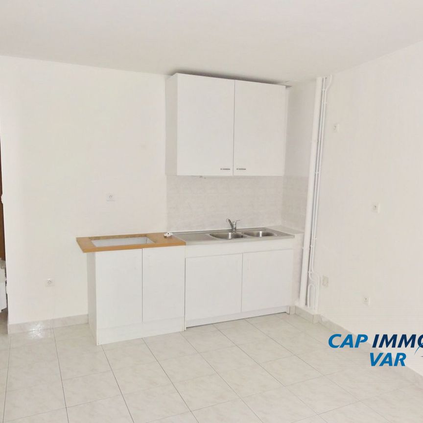 Location Appartement 2 pièces 34m² SIGNES 83870 - Photo 1