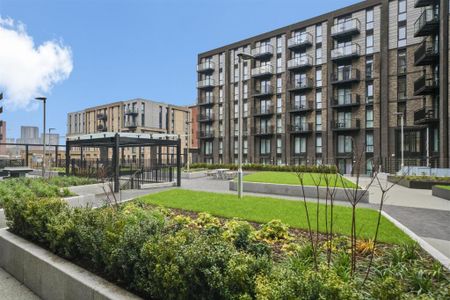 3 bedroom flat to rent - Photo 4