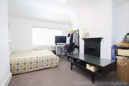 2 bedroom property to rent in Watford - Photo 5