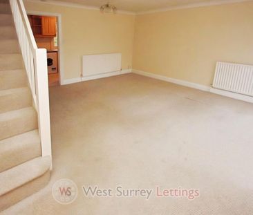 3 bedroom semi-detached house to rent - Photo 2
