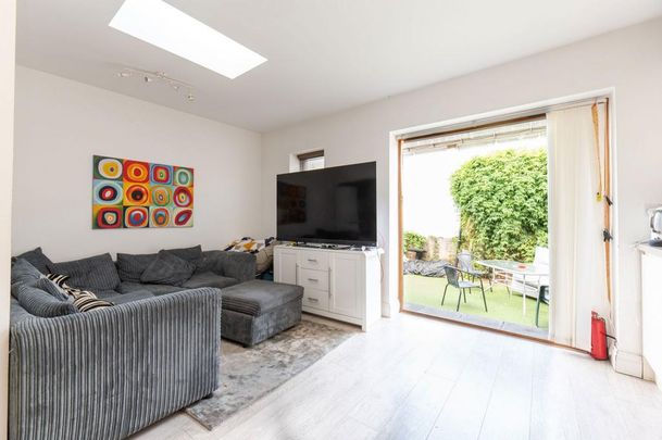 5 bedroom terraced house to rent - Photo 1