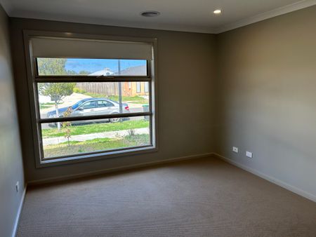 6 Welland Road, Weir Views VIC 3338 - House For Rent | Domain - Photo 2