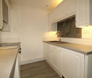 1 Bedroom House - Mid Terrace To Let - Photo 3