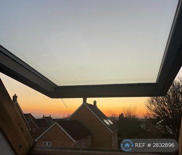 1 bedroom in a house share to rent - Photo 1