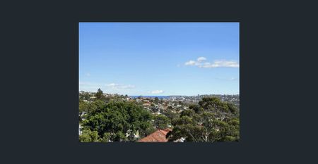 SPACIOUS DUAL-LEVEL RESIDENCE WITH PANORAMIC OUTLOOK - Photo 3