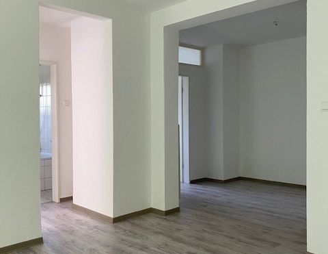 Einziehen und Wohlfühlen ! Renovierte 2-Zimmer-Wohnung mit Blick ins Grüne! - Foto 1