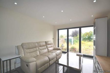 3 bedroom property to rent in Uxbridge - Photo 4