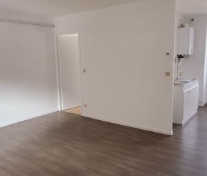 Location Appartement à ST LAURENT DU PONT - Photo 2