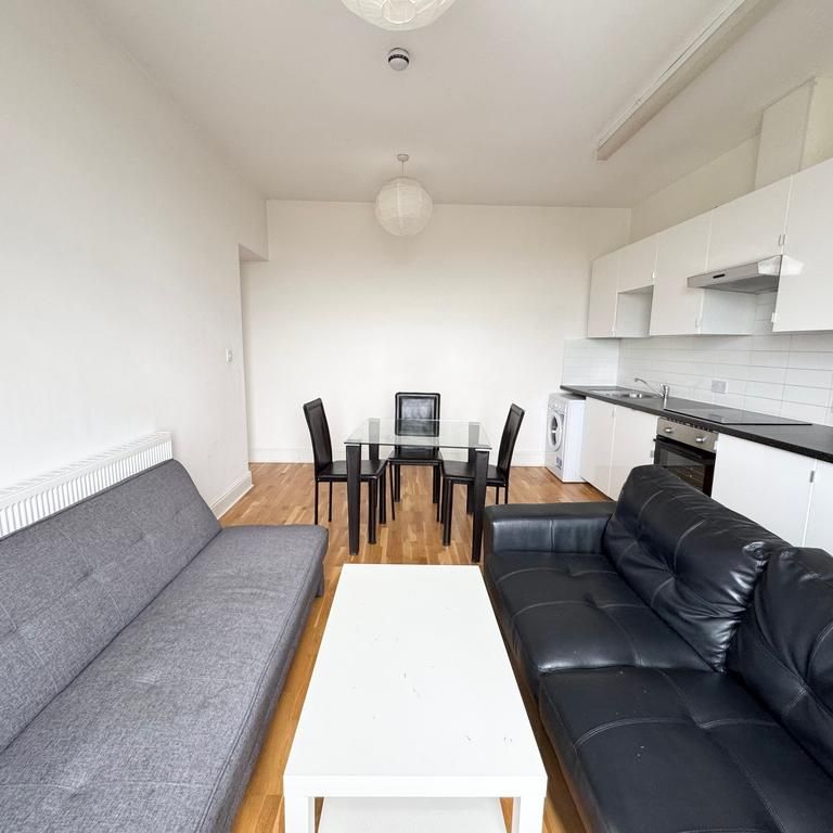 3 bedroom flat to rent - Photo 1