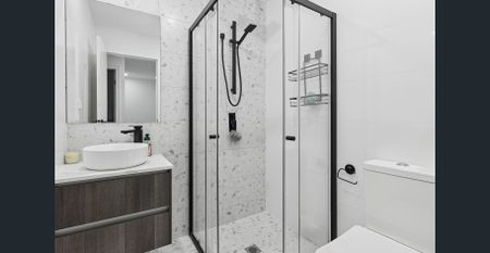 Splendid contemporary townhome in esteemed address - Photo 4