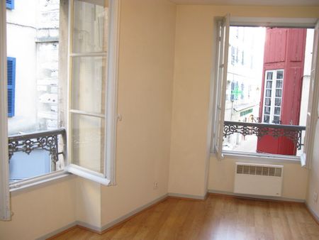 Bayonne - Appartement - 2 pièces - 28m² - Photo 3