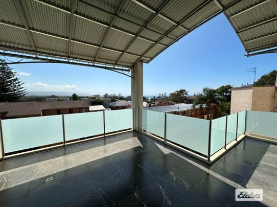 NORTH WOLLONGONG MODERN 3 BED UNIT - Photo 1