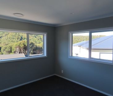 WAINUIOMATA LIVING! - Photo 1