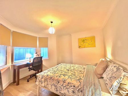 Ladbroke Grove, London - Photo 5