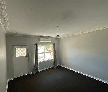 10-12 Sirdar Street - Photo 3