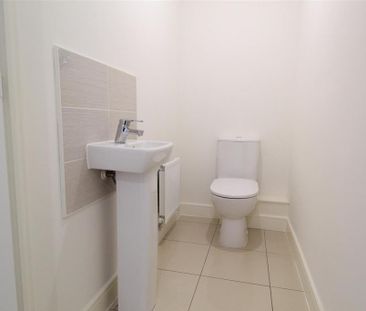 3 bedroom terraced house to rent - Photo 4