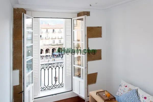 Alquiler de piso en Calle Ekain Cuevas - Photo 1