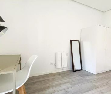 Room in a shared 6-bedroom apartment for rent in Universidad, perfect for professionals and students - Photo 6