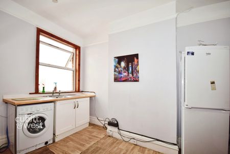 3 bedroom maisonette to rent - Photo 3