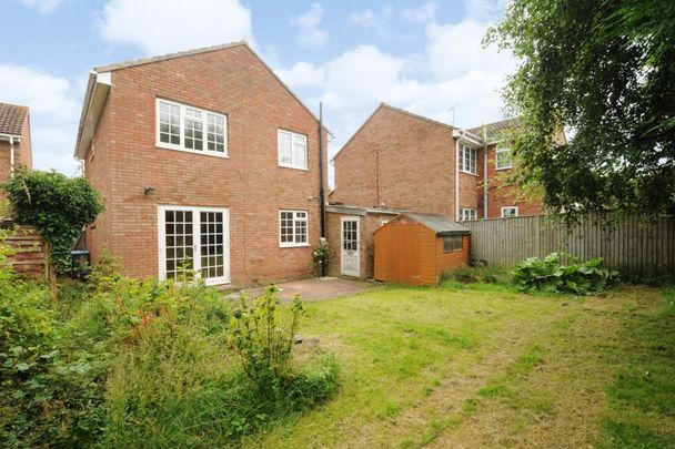 4 bedroom detached house to rent - Photo 1