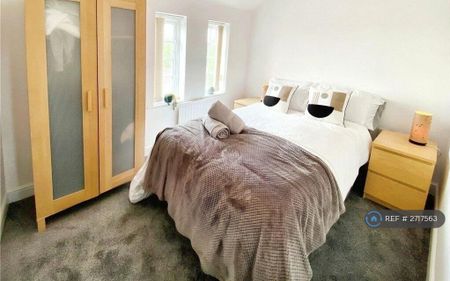 2 bedroom flat to rent - Photo 4