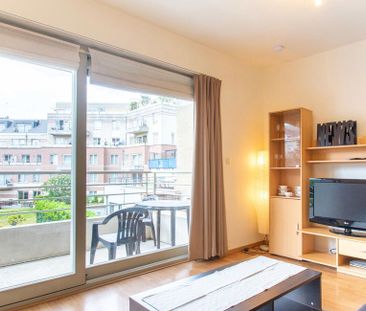 Appartement te huur in Etterbeek voor € 1.050 met 1 slaapkamer - Photo 1