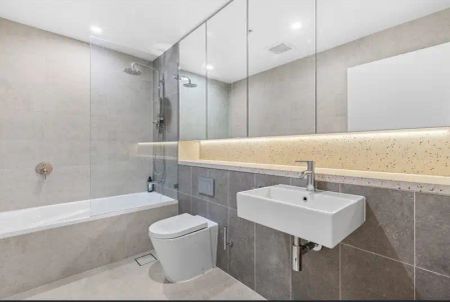 “Outstanding Location Meets Luxury Living” - Photo 2