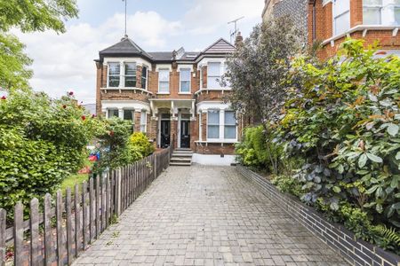 5 bedroom semi-detached house to rent - Photo 5