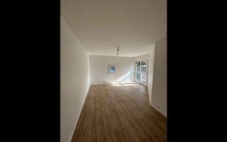 Location Appartement 3 pièces 64 m² Saint-Benoît-du-Sault - Photo 4